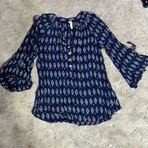 Women’s navy RAGA lightweight viscose top size medium